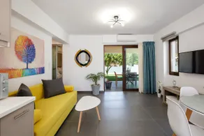 Coconut Palm Paradise - Image 2