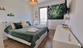8 People • Balcony & Garden • 5 min CDG + Shuttle - Image 2
