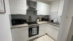 Chic & Comfy 1 Bed Apartment Sheffield Stay - Image 5