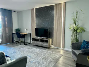 Modern 2 bedroom, 2 king beds, close to Hwy - Image 2