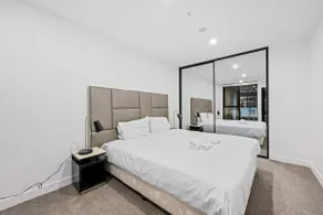 Woden Comfortable 1-Bedroom Apartment with Parking - Image 3