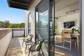 Corner Unit - Great location, Parking, Pool & Gym - Image 5