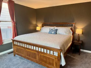 Central Pendleton Gem | Western Charm and Comfort - Image 2