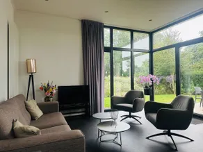 Stylish chalet in nature near Amsterdam - Image 3