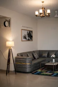 Skydeck Apartment |2BR Unit Near Taj by Homeyhuts - Image 5