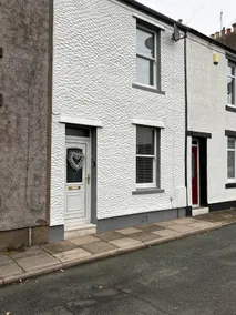 2BR Home | Sleeps 6 | Flexible Beds | Parking - Image 3