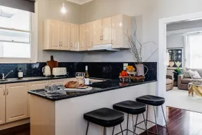 Macfie Cottage – Modern Comfort, Old Charm - Image 5