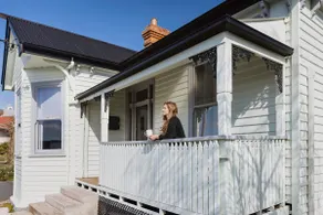 Macfie Cottage – Modern Comfort, Old Charm - Image 2