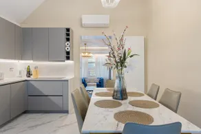 Luxury & Spacious Flat with Lift and Terrace - Image 2