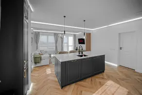FLH - Panoramic Garden Luxury Apt - Image 3