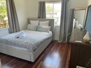 2 BR Pet Friendly Cottage 300m to Beach-New Owners - Image 4
