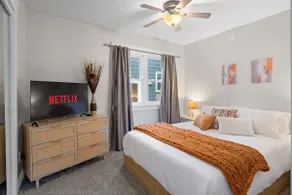 Serenity Haven, Entire Home, Fast Wi-Fi, Pets - Image 3