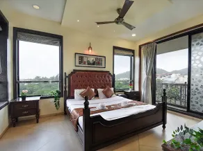 Blossomcreek 7 BHK Villa Pool & Lift Regara Stays - Image 5