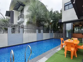 Blossomcreek 7 BHK Villa Pool & Lift Regara Stays - Image 2