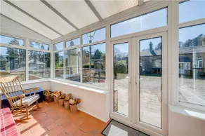 Private, peaceful apartment with stunning views - Image 4