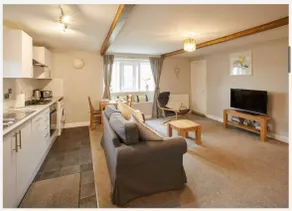 Cozy Cottage - Image 4