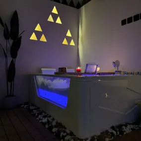 Najdi Style Apt |Relax Jacuzzi & cinema Projector - Image 3