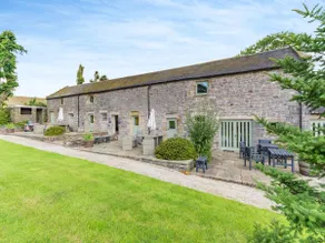 Luxury Stay at Broad Ecton Farm, Peak District Gem - Image 2