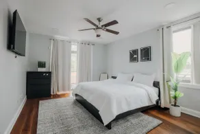 Pristine 2BD|2.5BD Duplex| Chicago| Free Parking - Image 2