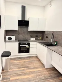 Spacious 2 Bedroom Flat - Image 4