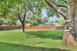 Charming spacious home in Millwood - Image 2