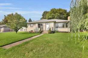 Charming spacious home in Millwood - Image 3