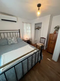 “The Brambles”- a 1920s Apartment near the beach - Image 4