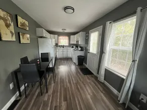 Comfy Condo - Image 2