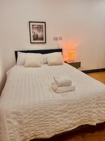 Studio in Heart of Vibrant Tooting 1 mint to tube - Image 4