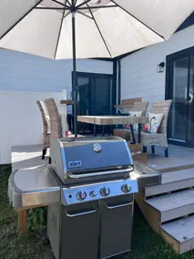 Tailgate Oasis, Hot Tub, Walk to N.D., Outdoor TV - Image 5