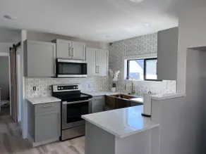 Tailgate Oasis, Hot Tub, Walk to N.D., Outdoor TV - Image 3