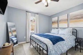 Sleeps 6 • Patio + Grill • Parking • Near Downtown - Image 5