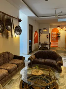 Aesthetic Boho 3bhk near ganges - Image 2