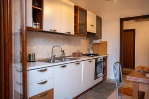 Cozy home in Venice, Treviso, with free parking - Image 4