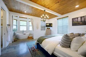 Sugarberry Farm - Stay for 8 - Image 3