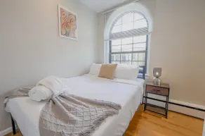 Light Filled Studio in Back Bay - Image 5