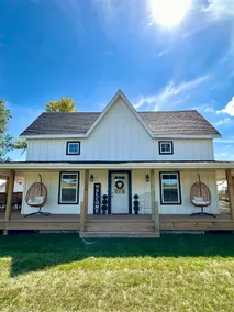 Modern Farmhouse Luxe • Relax in Style - Image 2