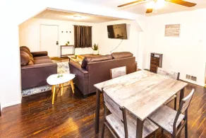 Location! 10 min from Airport 15 min DownTown StL - Image 5