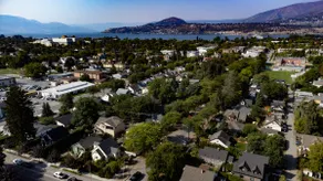 Sleeps 6, Family Home in Central Kelowna - Image 4
