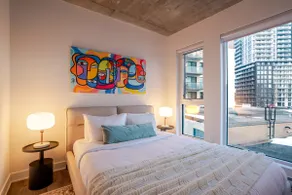Luxury Living in MTL | Free Parking - Image 5