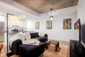 Luxury Living in MTL | Free Parking - Image 2