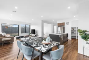 Bright & Roomy 5BR Clyde North Home - Image 2