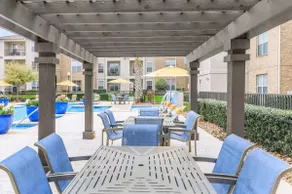 Stylish 1BR Near Woodlands | Pool, Gym & Parking - Image 5