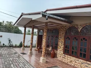 Spacious family Aussie holiday Home Near Airport - Image 3
