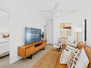 Dream World Escape 4BR Oxenford - Pool, Gym BBQ - Image 5