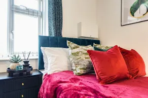 1 Bedroom Flat Near Co-op Arena & Etihad stadium - Image 3