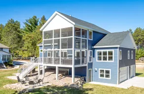 Luxury Lakefront Retreat | Sleeps 16 | Sandy Beach - Image 2