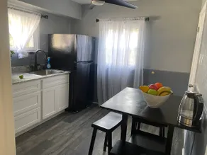 2 Bedroom Elegant House Minutes from Delmar Loop - Image 3