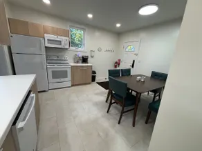 ”Stay Awhile” Center Street Suites, Unit 3 - Image 4
