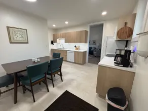 ”Stay Awhile” Center Street Suites, Unit 3 - Image 3